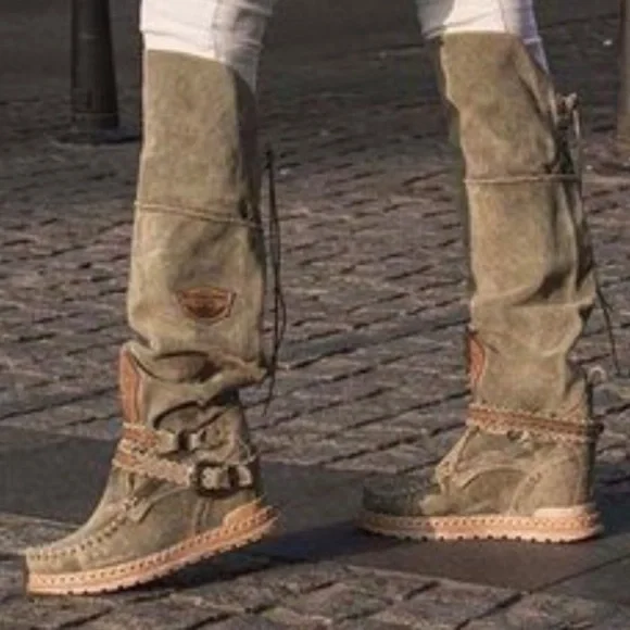 EL VAQUERO LEATHER WEDGE MOCASSIN BOOTS - Picture 3 of 11